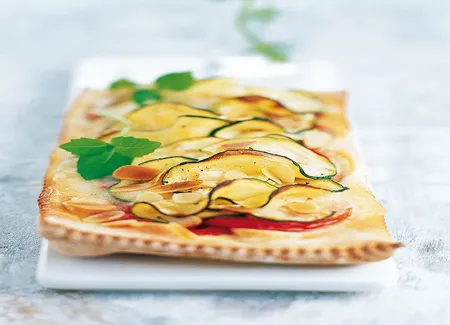 Pizzas courgettes, mozzarella et amandes