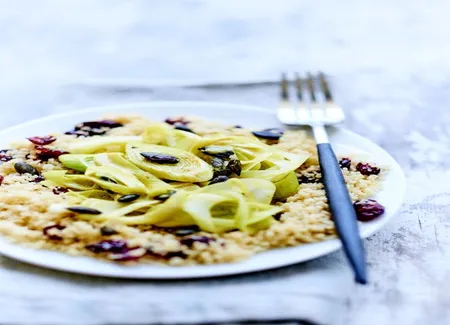 Poireaux au curry et lait de coco, semoule et cranberries