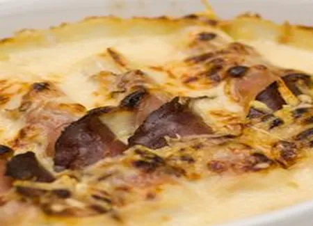 Poireaux au jambon fumé gratines