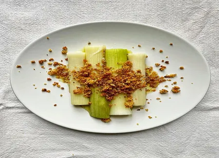 Poireaux, crumble à la moutarde