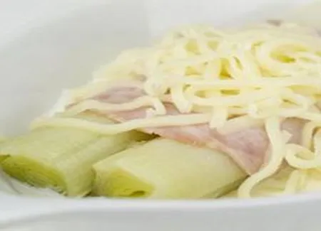 Poireaux gratinés au jambon