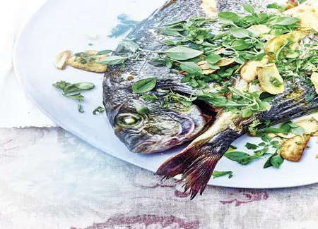 Poisson frit à l'ail