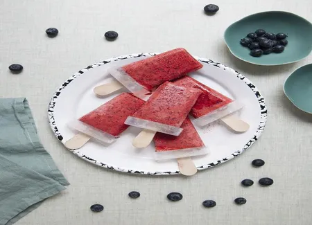 Popsicles yaourt et fruits rouges