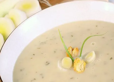 Potage aux endives et poireaux de lorraine