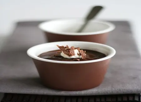 Pots de crème au chocolat au lait et à la fleur de sel