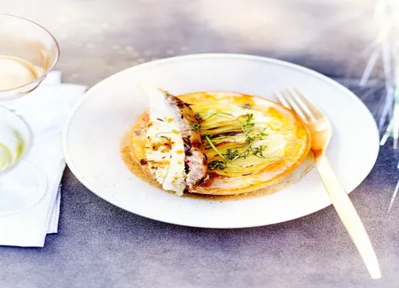 Poularde rôtie farcie sous la peau et gratin potimarron-pomme de terre