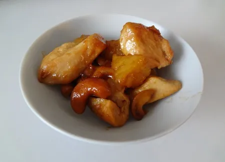 Poulet à l'ananas et noix de cajou