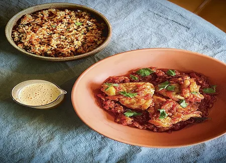 Poulet basquaise et riz cuisiné