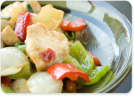 Poulet et légumes sautés