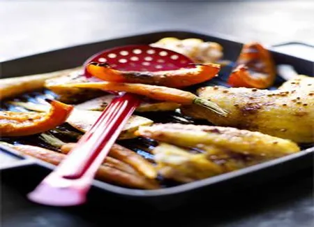 Poulet rôti aux épices et légumes racines