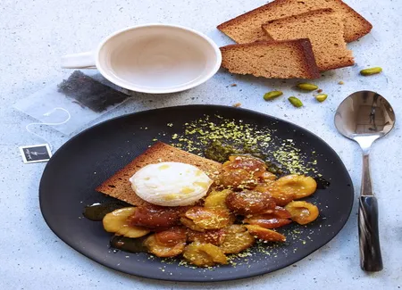 Prunes sautées à l'huile d'olive