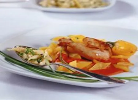 Ratatouille au poulet dans une croûte de riz