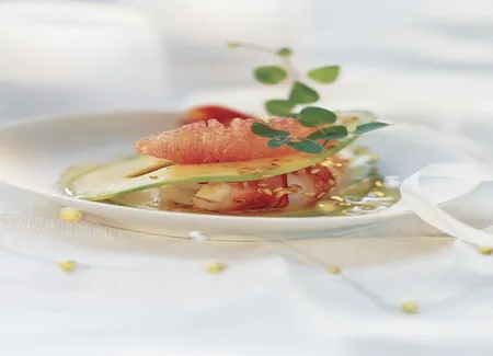 Ravioles d'avocat aux crevettes sauce acidulée