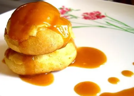 Religieuse au caramel au beurre salé
