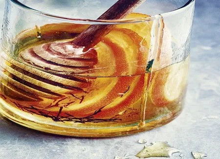 Rhum arrangé au miel, à l'orange et au safran
