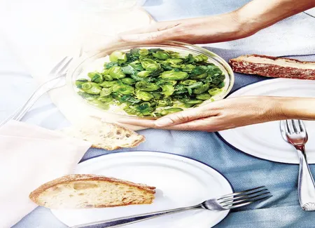 Ricotta à l'ail, fèves aux fines herbes
