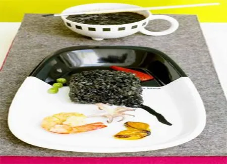 Risotto al salto, sauce à l'encre de seiche