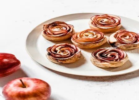 Roses de pomme feuilletées