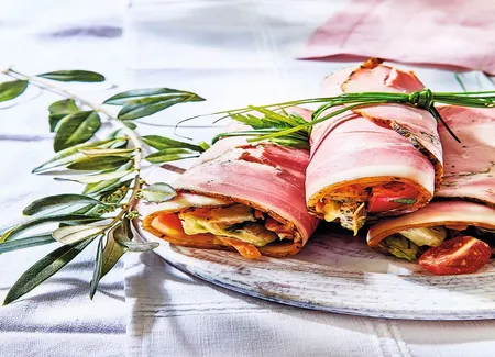 Rostello roulé aux crudités, mayonnaise aux herbes