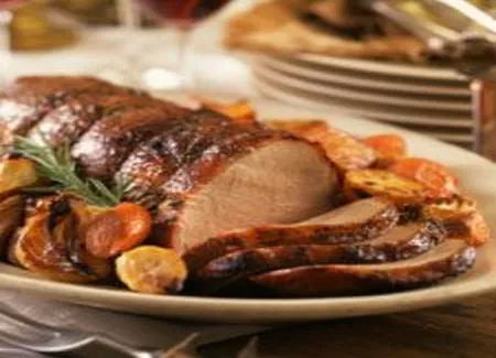 Rôti de porc mariné au vin rouge
