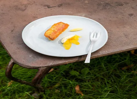 Rouget croustillant et crème de poutargue de martigues