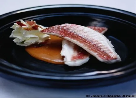 Rougets grondin soupe de poisson », chantilly fumée au lard