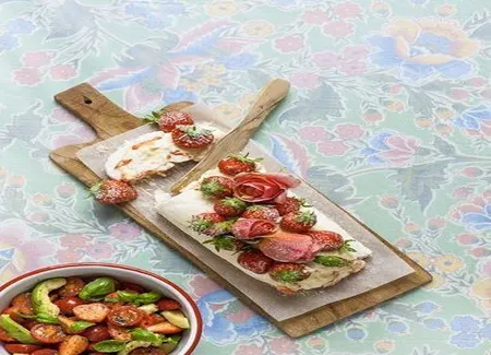 Roulé meringué fraises et roses