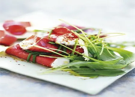 Rouleaux au chèvre frais et roquette
