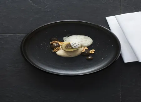 Rouleaux de céleri, champignons et sauce poulette