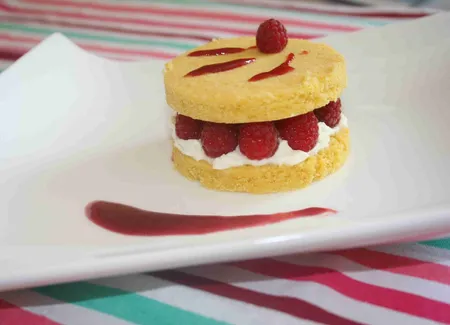 Sablés safranés aux framboises chantilly vanillées
