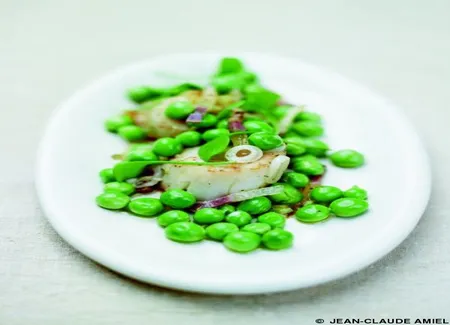 Saint-jacques et petits pois au jus