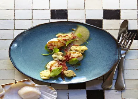 Saint-jacques, purée de chou-fleur et jambon serrano