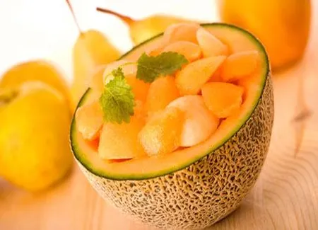 Salade au melon et aux pommes