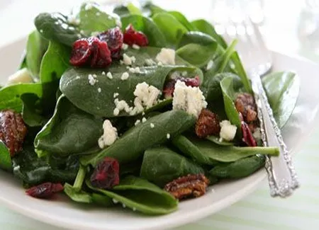 Salade aux épinards