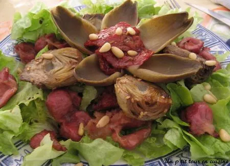 Salade aux magrets, tomates séchées et coeur d'artichauts