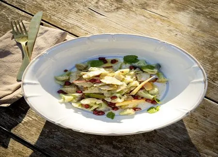 Salade carotte jaune, chou-fleur, et artichaut violet