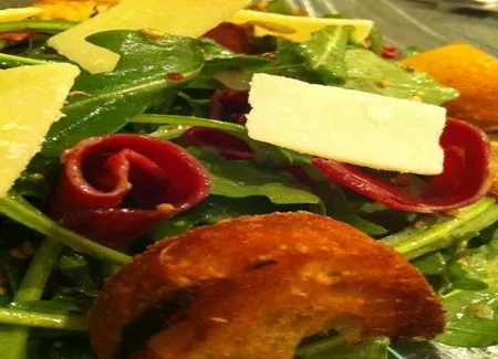 Salade composée au magret de canard