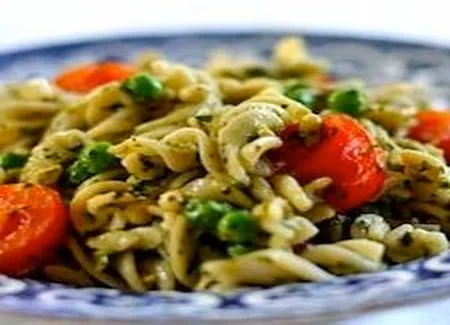 Salade crémeuse au pesto