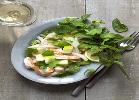 Salade crevettes, pommes, menthe
