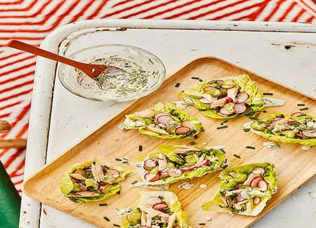Salade croquante, sauce yaourt