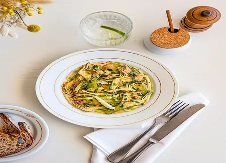 Salade d'artichauts crus et anchoïade