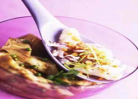 Salade d'aubergines aux calamars et au poivre vert