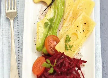 Salade d'avocat, betterave, emmental et vinaigrette vanille