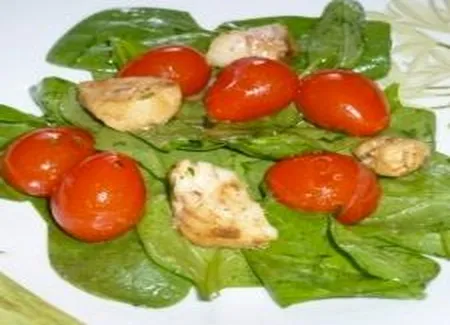 Salade d'épinards aux pétoncles