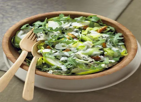 Salade de chou au céleri et à la pomme verte