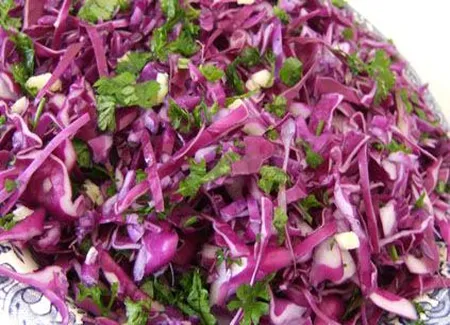 Salade de chou rouge aux pommes