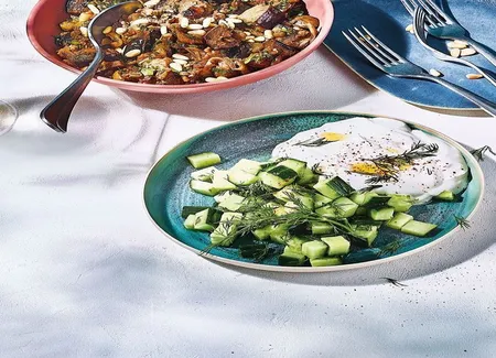 Salade de concombre à l'aneth, labneh