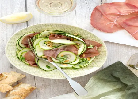 Salade de courgettes à la bresaola