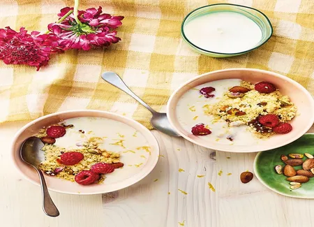 Salade de couscous à l'eau de fleur d'oranger, fruits secs et lait ribot