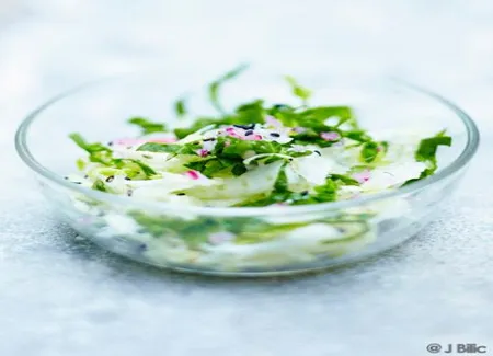 Salade de fenouil et épinards, sésame noir